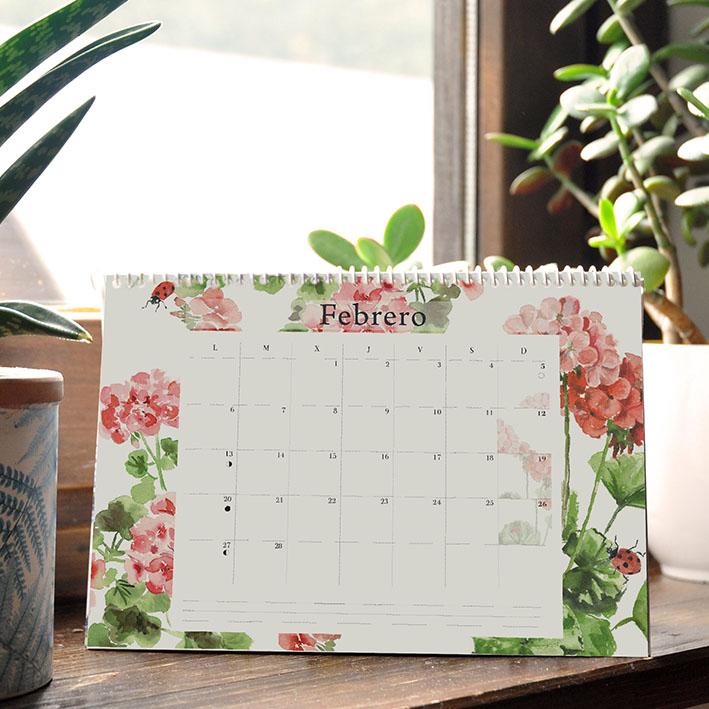 Image of table calendar illustrated in watercolor 2020